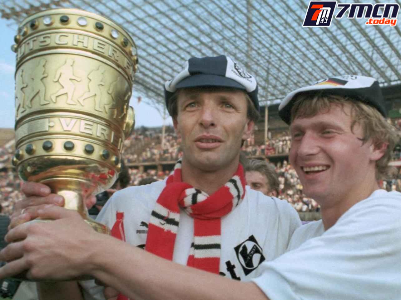 Những ngôi sao được đính trên áo của CLB Bundesliga 